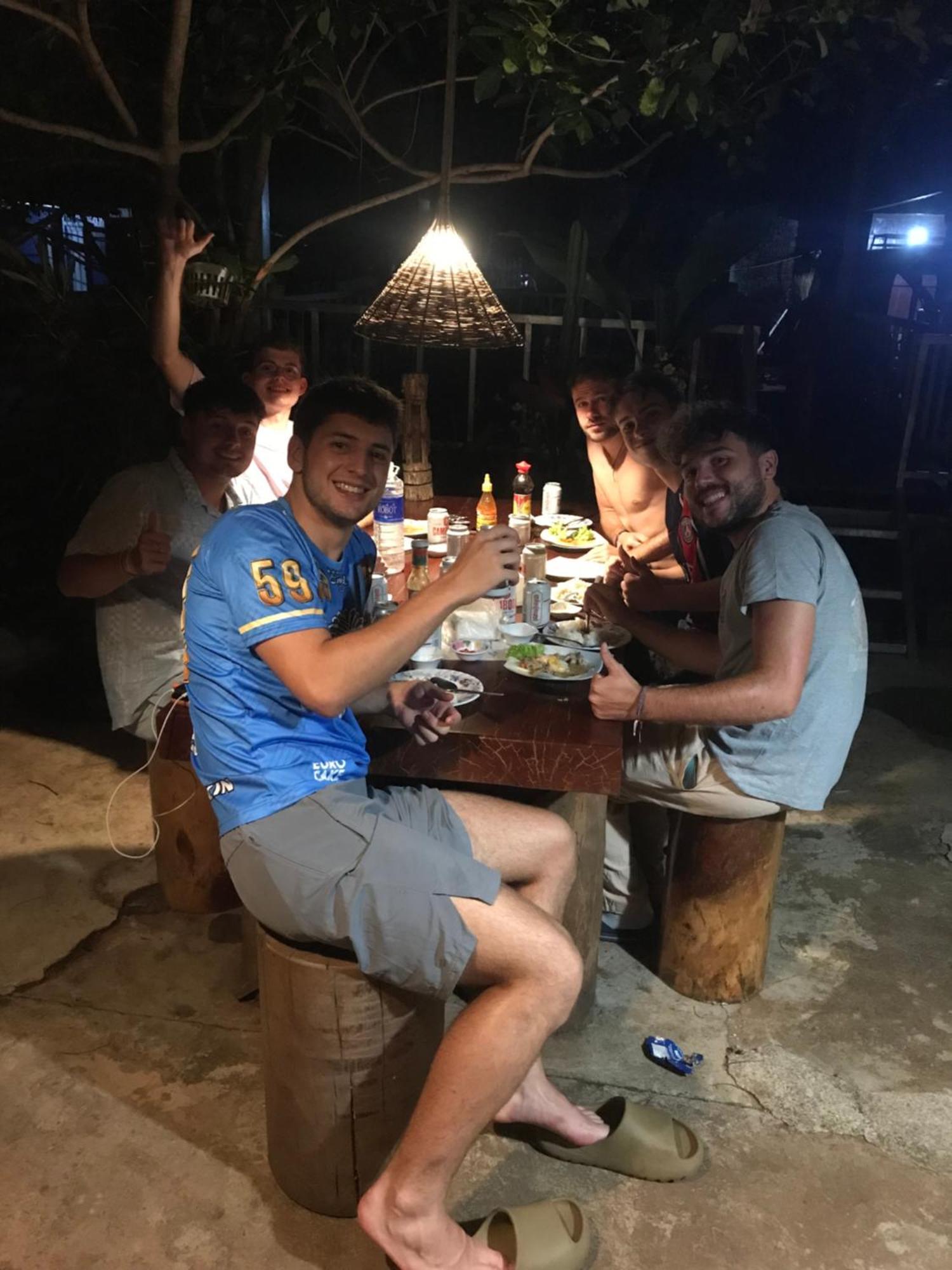 Happy Homestay Banlung & Trekking エクステリア 写真